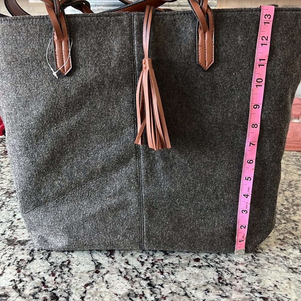 Large tote - Picture 9 of 9